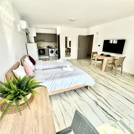 Apartament 101 Gym-complex Big With Sunny Balcony