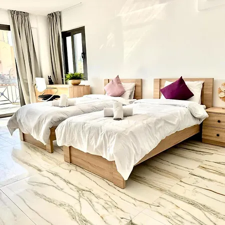 101 Gym-complex Big With Sunny Balcony Apartament Paphos
